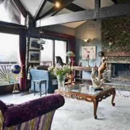 Oakwood Escape Indoor Pool Apartman