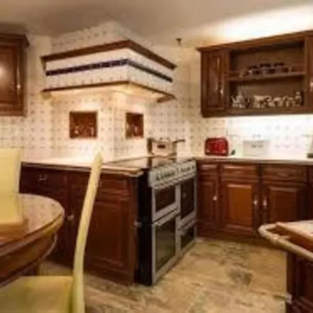 Oakwood Escape Indoor Pool Apartman