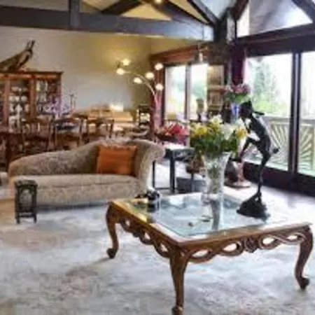 Oakwood Escape Indoor Pool Apartman